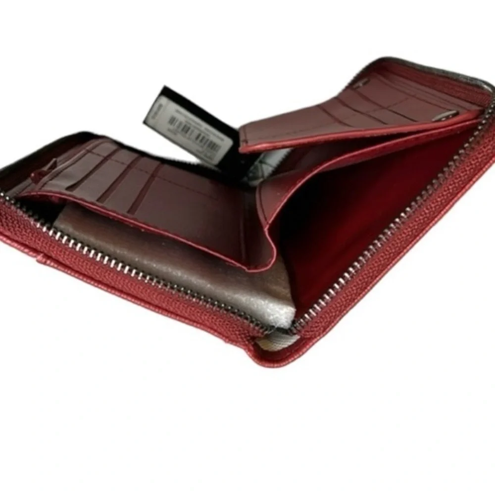 NWT-BADGLEY MISCHKA-WINE COLOR WALLET